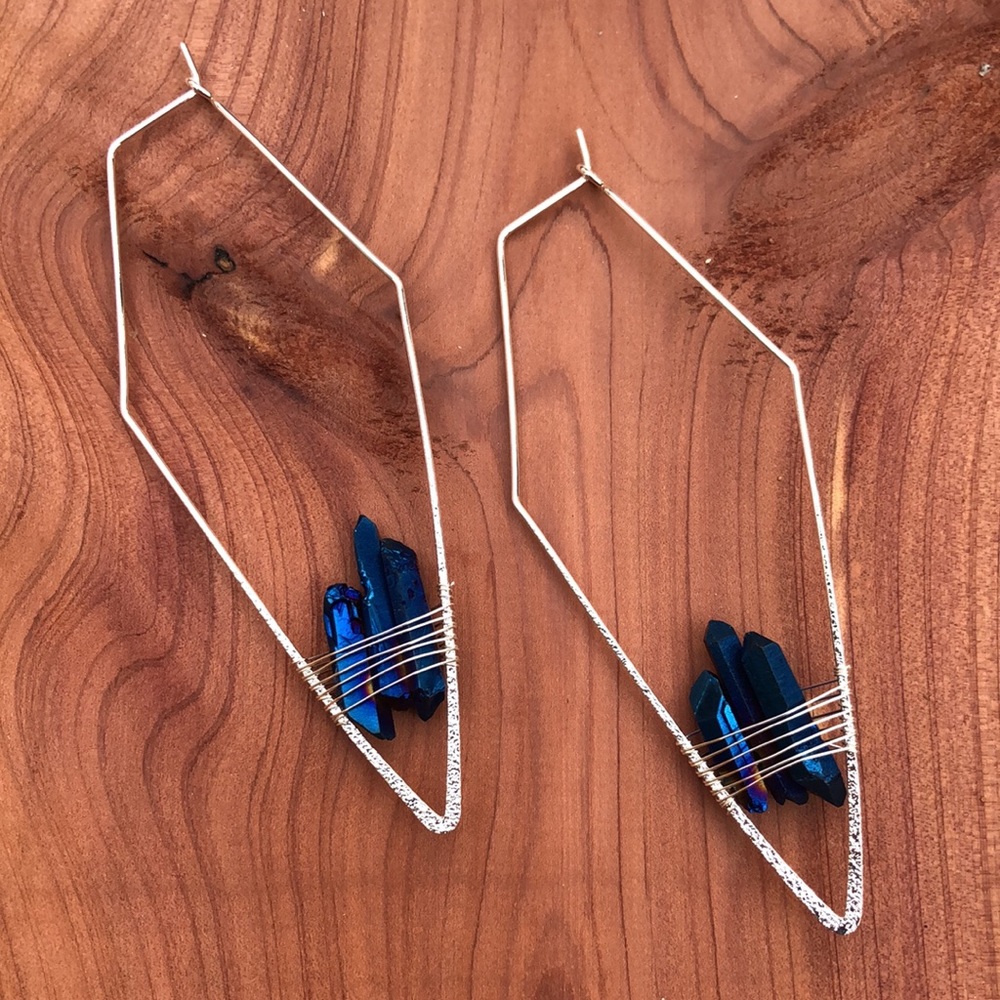 Royal Blue Geode Threader Hoops! - Picture 2 of 5